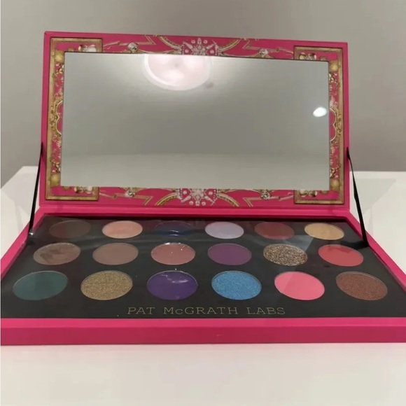 BNIB Pat McGrath Labs Mthrshp Mega: Celestial Nirvana Eyeshadow Palette - Picture 5 of 5